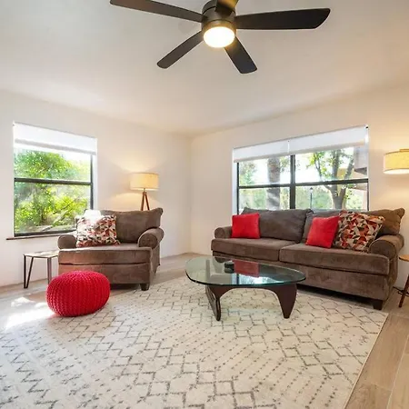 Casa Lupita- Patio & Firepit, King Bed 4br Holiday home *