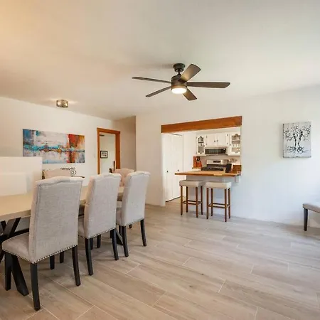 Casa Lupita- Patio & Firepit, King Bed 4br Holiday home