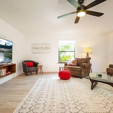 Casa Lupita- Patio & Firepit, King Bed 4br Santa Fe